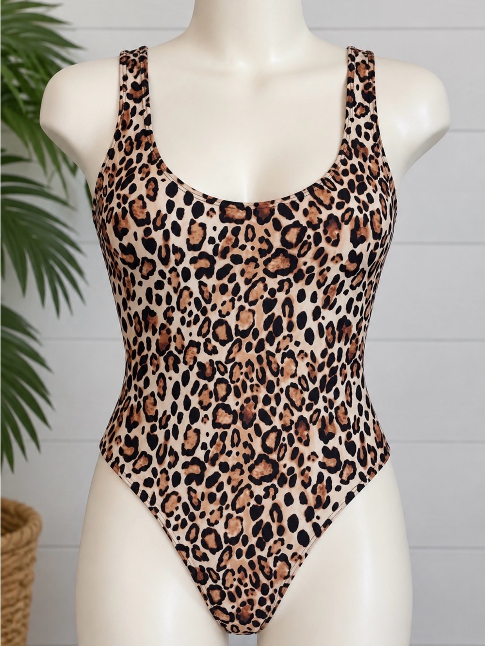 Smart & Sexy Leopard Print One piece Swimsuit/bodysuit NWT Size Medium.